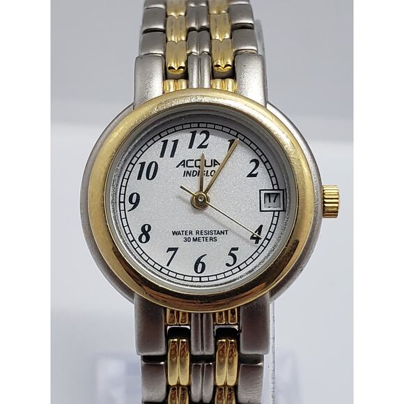 Women's Acqua Timex women's watch. Water resistant. Calendar on watch face